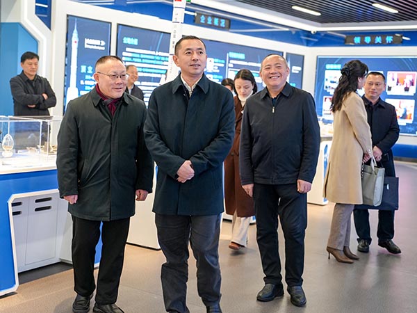 省直機(jī)關(guān)工委副書記湯立斌一行蒞臨頂立科技調(diào)研 (1).JPG 省直機(jī)關(guān)工委副書記湯立斌一行蒞臨頂立科技調(diào)研 (1).JPG