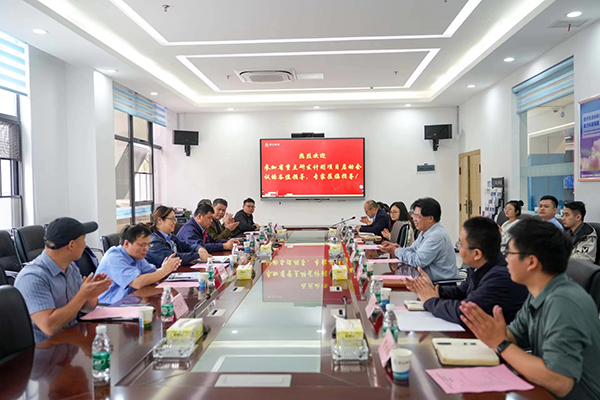 重點(diǎn)研發(fā)計(jì)劃項(xiàng)目——“國(guó)產(chǎn)大飛機(jī)起落架先進(jìn)熱處理技術(shù)及關(guān)鍵裝備研制”啟動(dòng)會(huì)順利召開(kāi) (4).jpg 重點(diǎn)研發(fā)計(jì)劃項(xiàng)目——“國(guó)產(chǎn)大飛機(jī)起落架先進(jìn)熱處理技術(shù)及關(guān)鍵裝備研制”啟動(dòng)會(huì)順利召開(kāi) (4).jpg